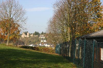 Blick vom Jugendlager auf die Burgruine Sch�necken